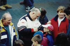 How do you spell Pavarotti? - Eddie O'Donnell (Snr) signing autographs