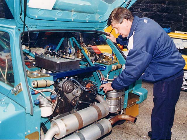 "Have you seen all the spares he carries in his boot?" - Jack Neal inspects the engine in a Metro 6R4